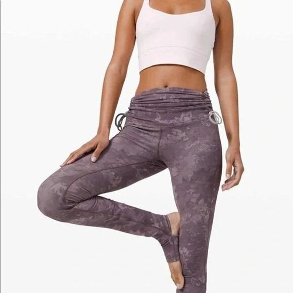 Lululemon Reversible HugโYour Core Super High Rise Tight 28" Sz 6 - Picture 4 of 16